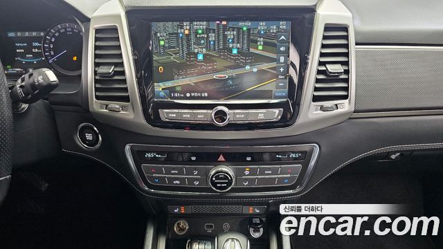 SsangYong Rexton 2019 thumb 10