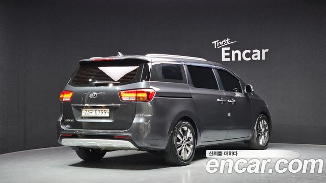 Kia Carnival 2016 thumb 3