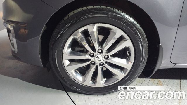 Kia Carnival 2016 thumb 5