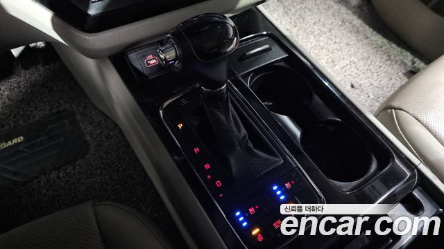 Kia Carnival 2016 thumb 9