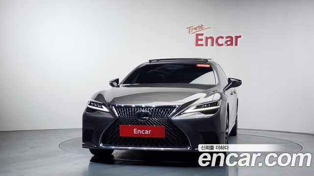 Lexus LS 2022 thumb 10