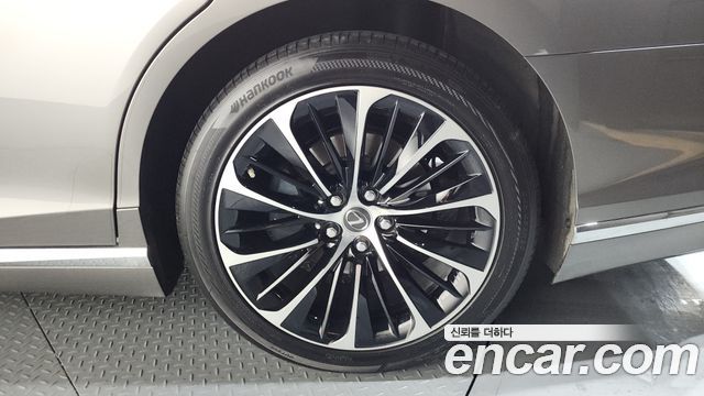 Lexus LS 2022 thumb 6