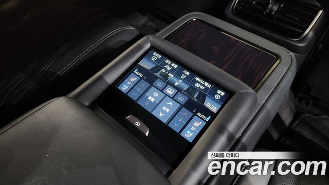 Lexus LS 2022 thumb 8