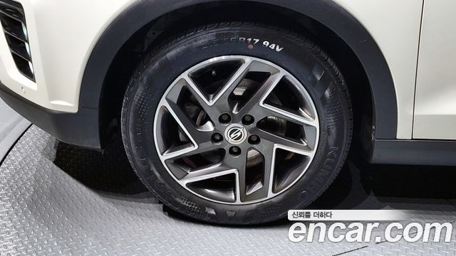 SsangYong Tivoli 2022 thumb 12