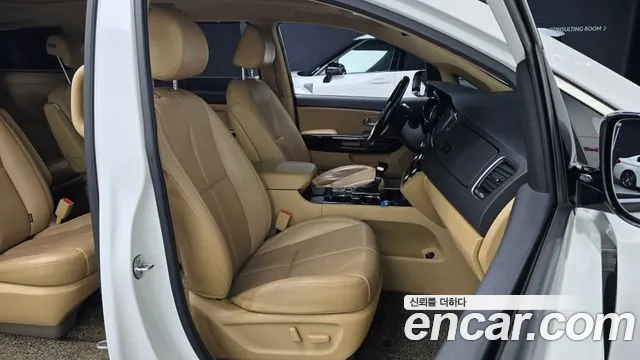 Kia Carnival 2020 thumb 11