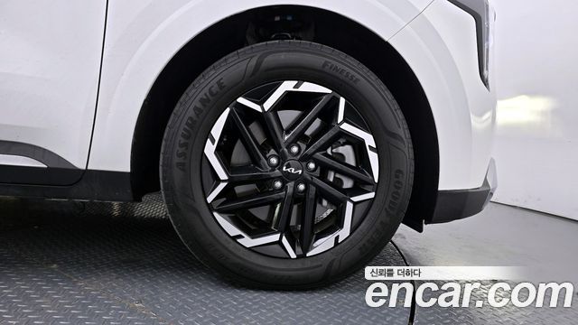 Kia Carnival 2024 thumb 6