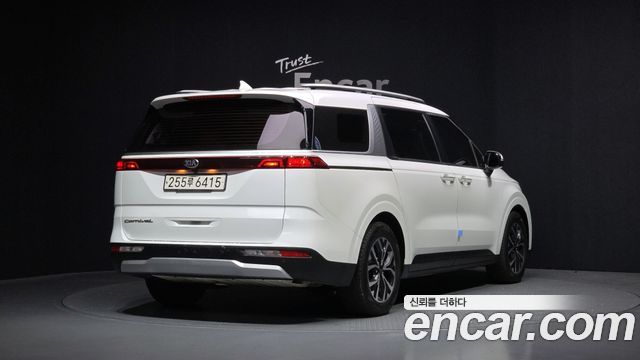Kia Carnival 2021 thumb 3
