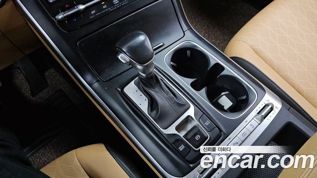 Kia Carnival 2021 thumb 9