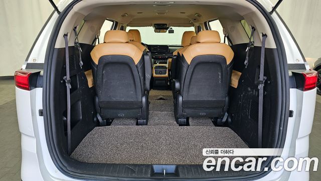 Kia Carnival 2021 thumb 11
