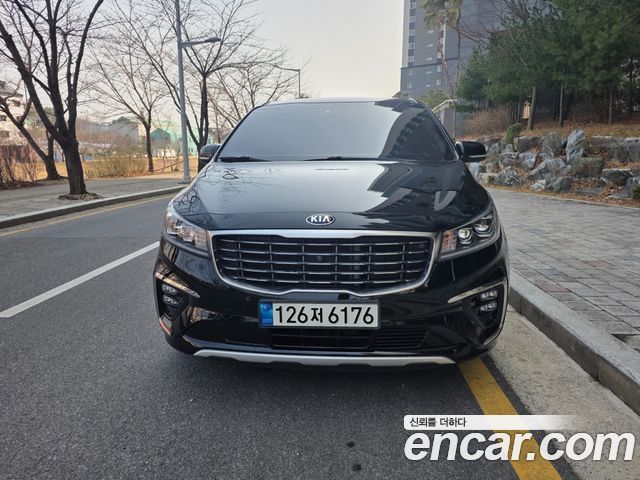 Kia Carnival 2018 thumb 2