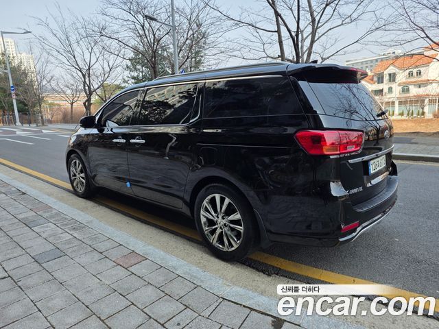 Kia Carnival 2018 thumb 4