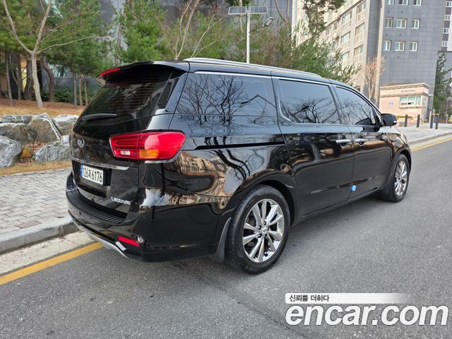 Kia Carnival 2018 thumb 6