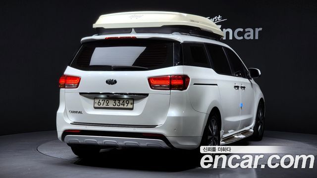 Kia Carnival 2015 thumb 3