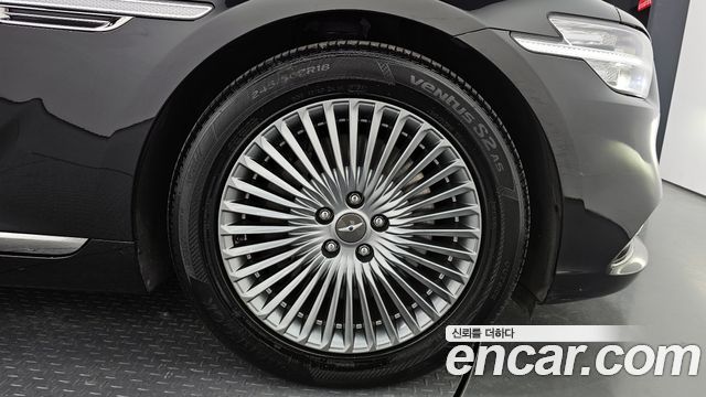 Genesis G90 2019 thumb 6