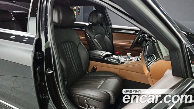 Genesis G90 2019 thumb 11