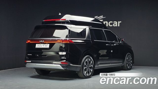 Kia Carnival 2021 thumb 3