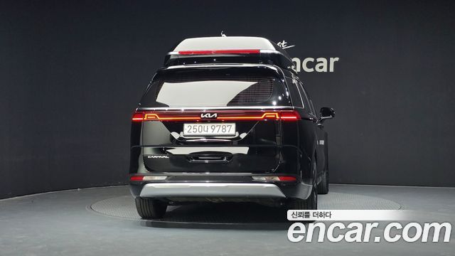 Kia Carnival 2021 thumb 5