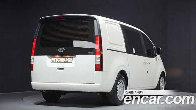 Hyundai Staria 2023 thumb 3