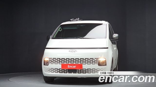Hyundai Staria 2023 thumb 4