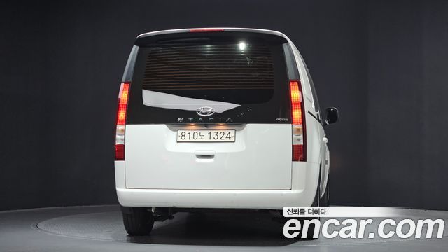 Hyundai Staria 2023 thumb 5