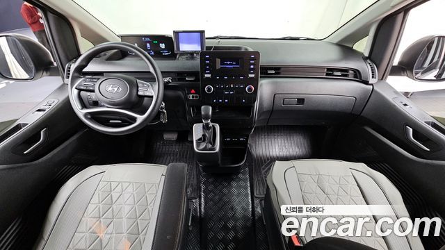 Hyundai Staria 2023 thumb 8