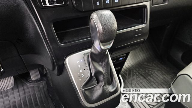 Hyundai Staria 2023 thumb 10