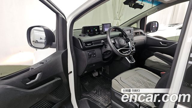 Hyundai Staria 2023 thumb 11