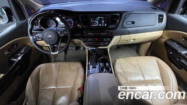 Kia Carnival 2018 thumb 8