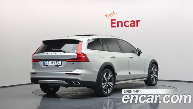 Volvo V60 2020 thumb 4