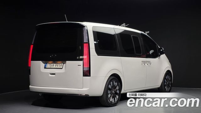 Hyundai Staria 2021 thumb 3