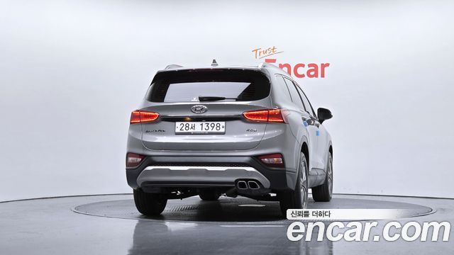 Hyundai Santa Fe 2018 thumb 5