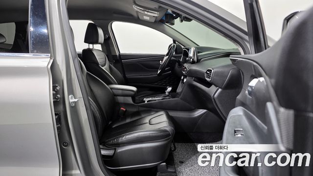 Hyundai Santa Fe 2018 thumb 11