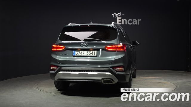Hyundai Santa Fe 2019 thumb 4