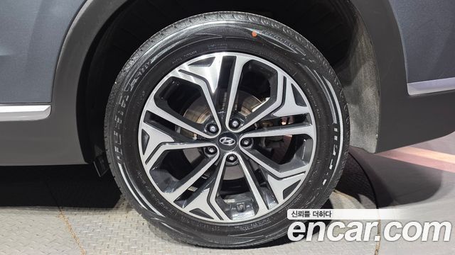 Hyundai Santa Fe 2019 thumb 5