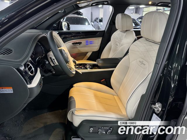 Bentley Bentayga 2024 thumb 10