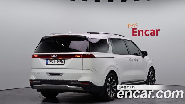 Kia Carnival 2023 thumb 3