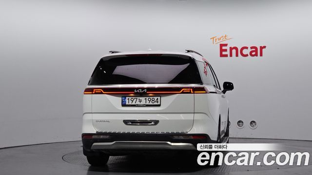 Kia Carnival 2023 thumb 5