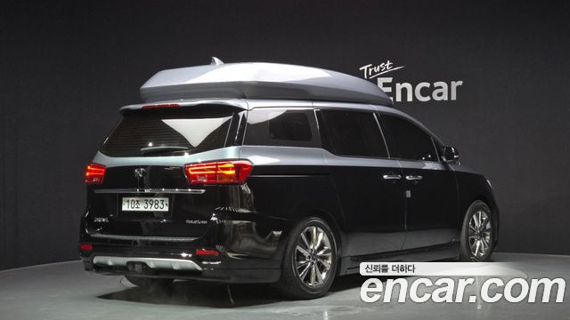 Kia Carnival 2019 thumb 3