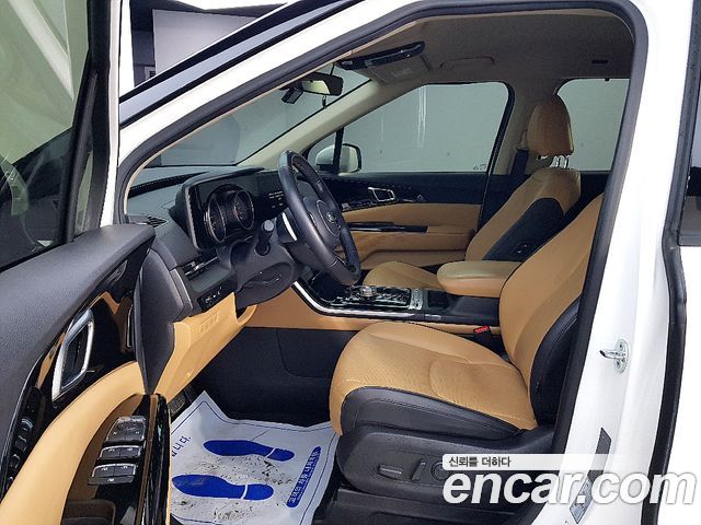 Kia Carnival 2021 thumb 8