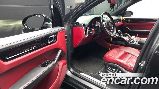 Porsche Cayenne 2019 thumb 3