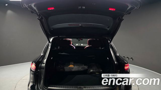 Porsche Cayenne 2019 thumb 5