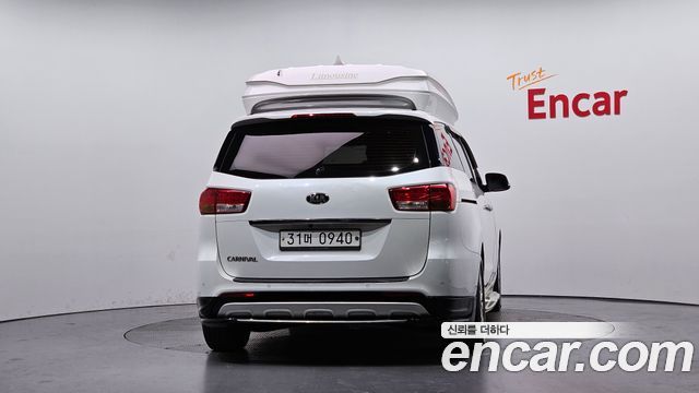 Kia Carnival 2016 thumb 5