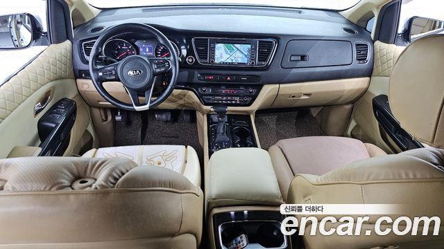 Kia Carnival 2016 thumb 8