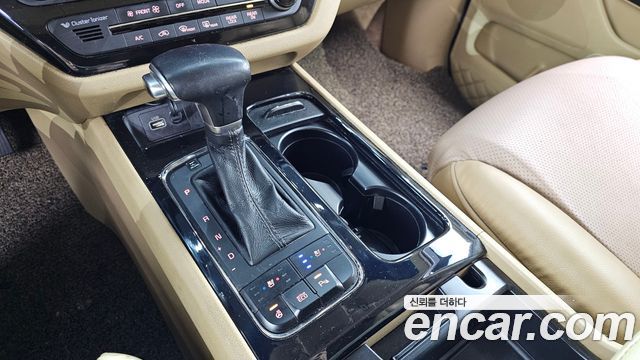 Kia Carnival 2016 thumb 9