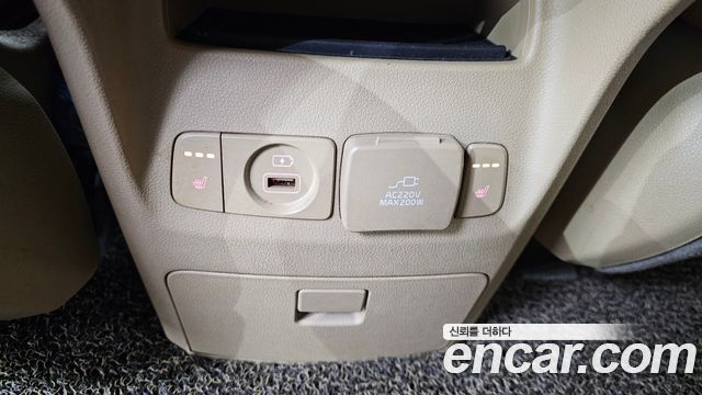 Kia Carnival 2016 thumb 11