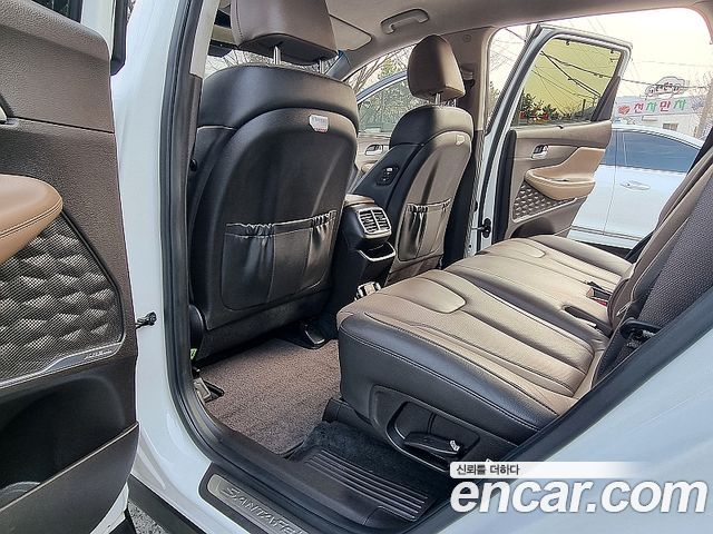 Hyundai Santa Fe 2018 thumb 9