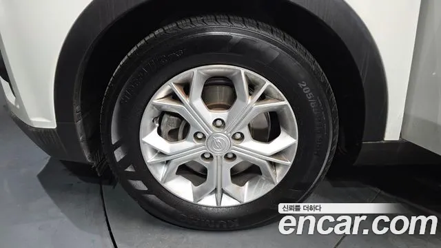 SsangYong Tivoli 2022 thumb 6