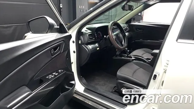 SsangYong Tivoli 2022 thumb 10