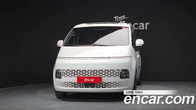 Hyundai Staria 2025 thumb 4