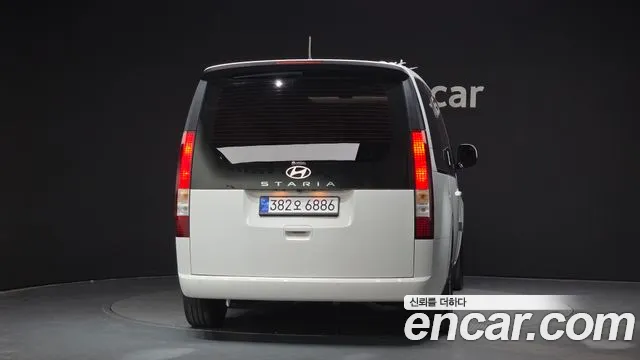 Hyundai Staria 2025 thumb 5